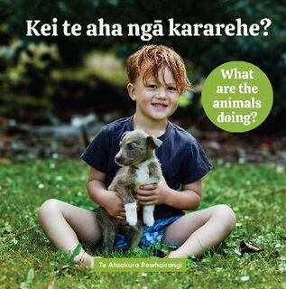 What are the animals doing? (Bilingual)